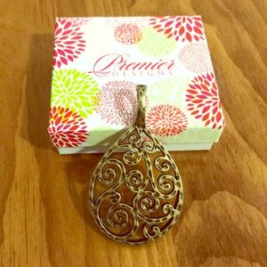 New Premier Designs Baroque Pendant